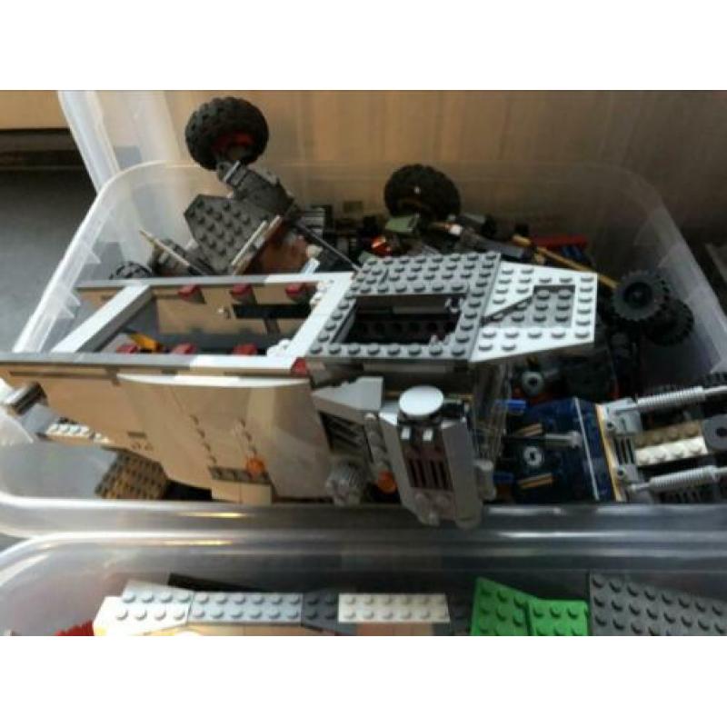 Grote partij lego 31 kilo. Verschillende thema’s