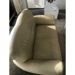 Creme kleurige echte leren banken te koop!