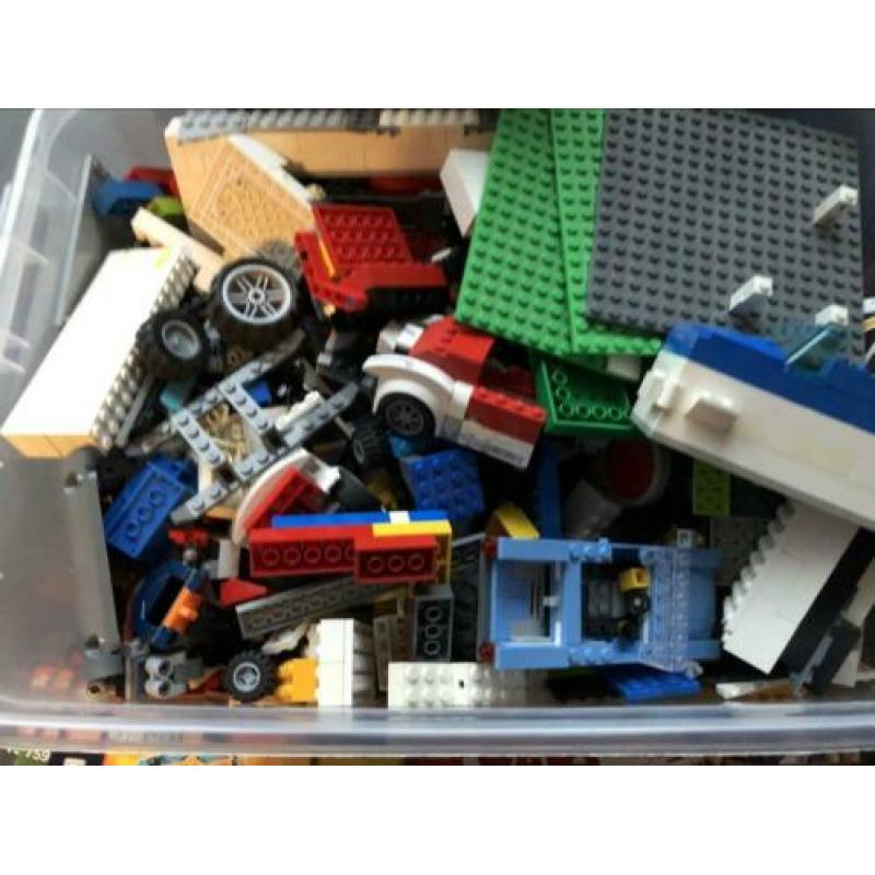 Grote partij lego 31 kilo. Verschillende thema’s