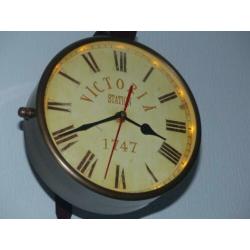 Wandklok, Klassieke Victoria Station 20 cm. met verlichting.