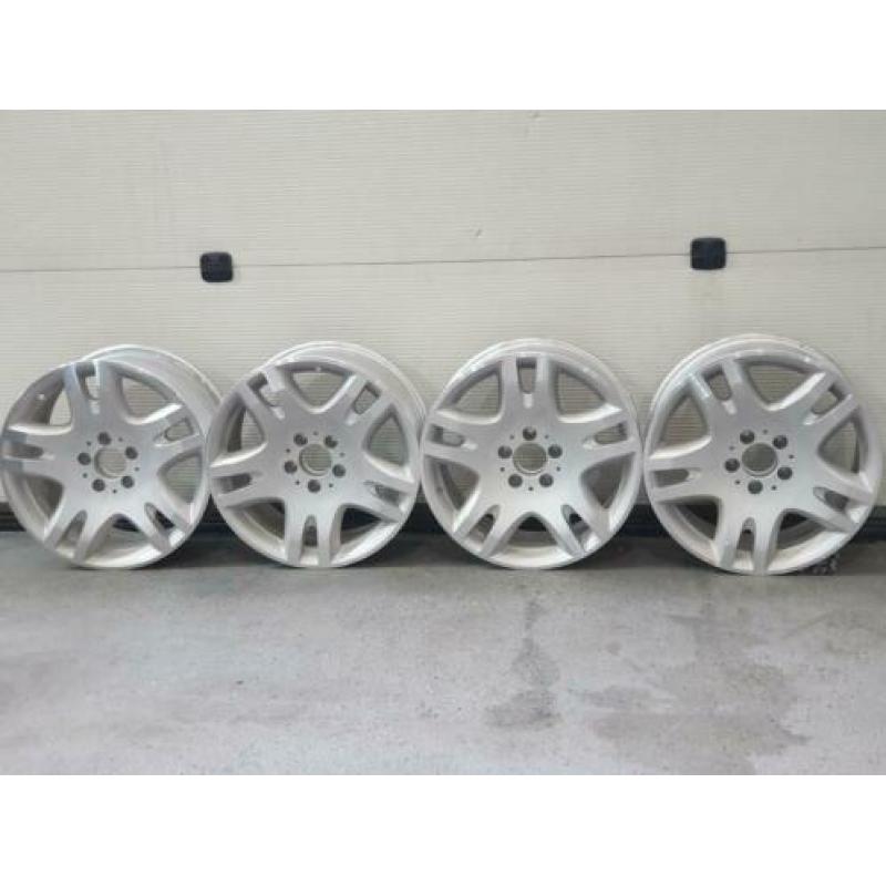 mercedes AMG velgen 17 inch in nieuw staat 5x112 ET38