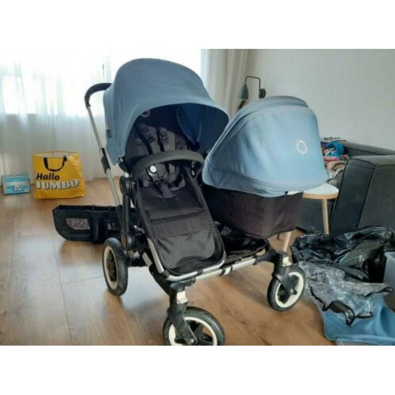Zeer complete Bugaboo Donkey duo kinderwagen lichtblauw.