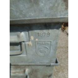 Philips / oude ijzeren magazijnbakken / 53 x 34 x 16,5 cm.