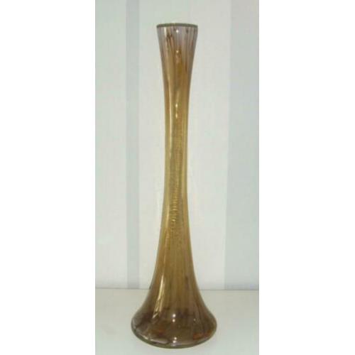 Art glas hoge smalle kleuren glazen vaas.