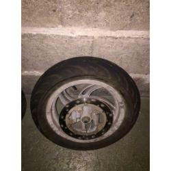 Piaggio new fly velgen plus banden