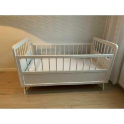 Retro / vintage ledikant / wieg wit