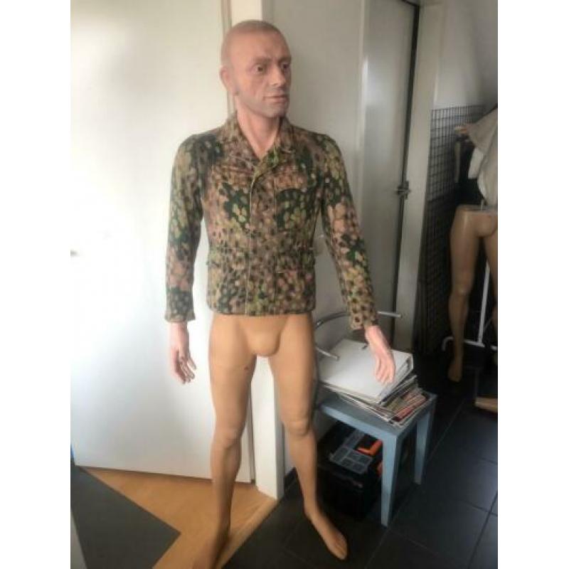 Handbeschilderde mannequin paspop etalagepop