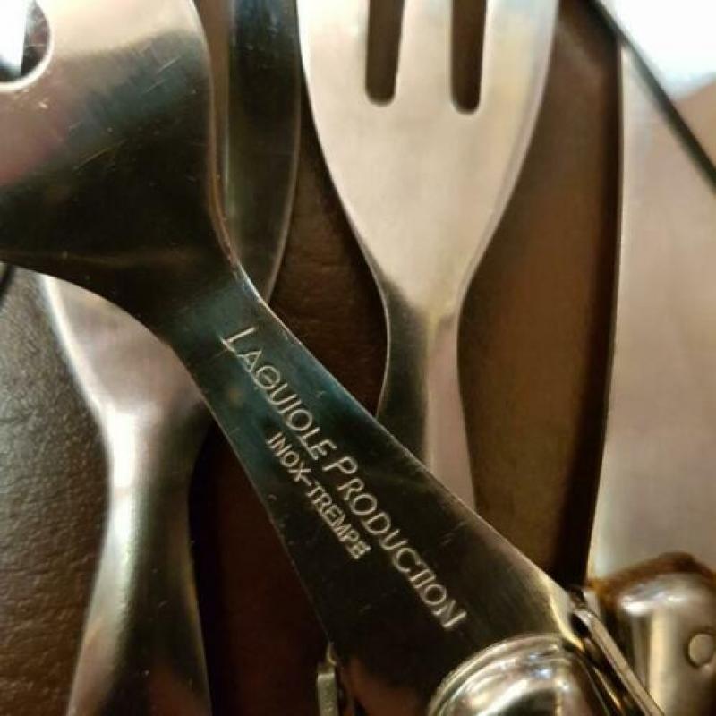 Inox bestek met bakaliet handvatten zie foto's 5st