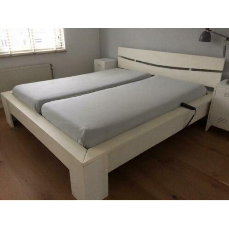 Houten bed (wit) 2 persoons/ lits-jumeaux