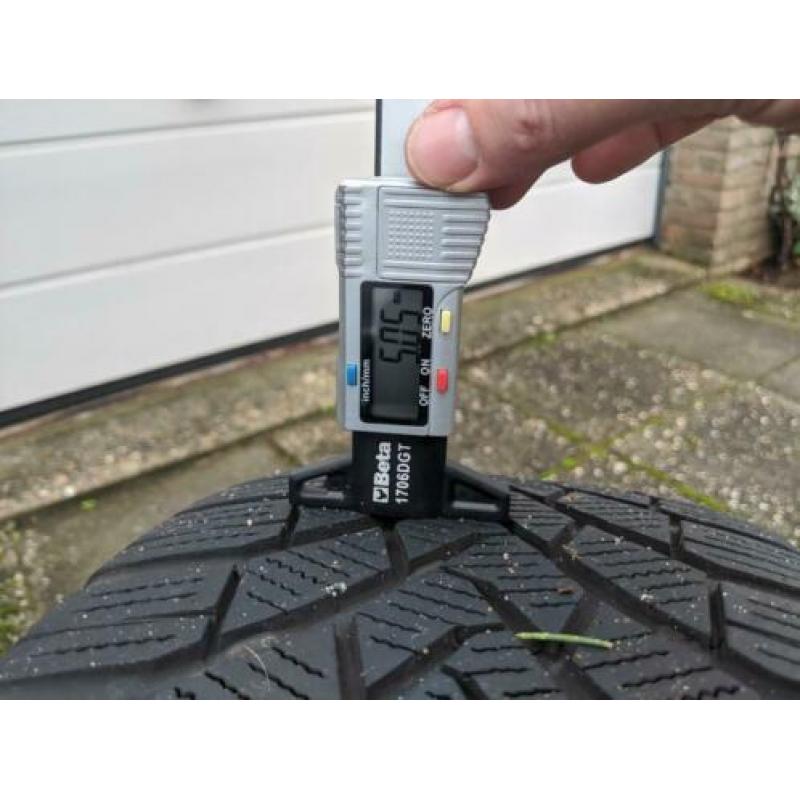 Peugeot Winterbanden Continental TS850 215/55 R16 93H