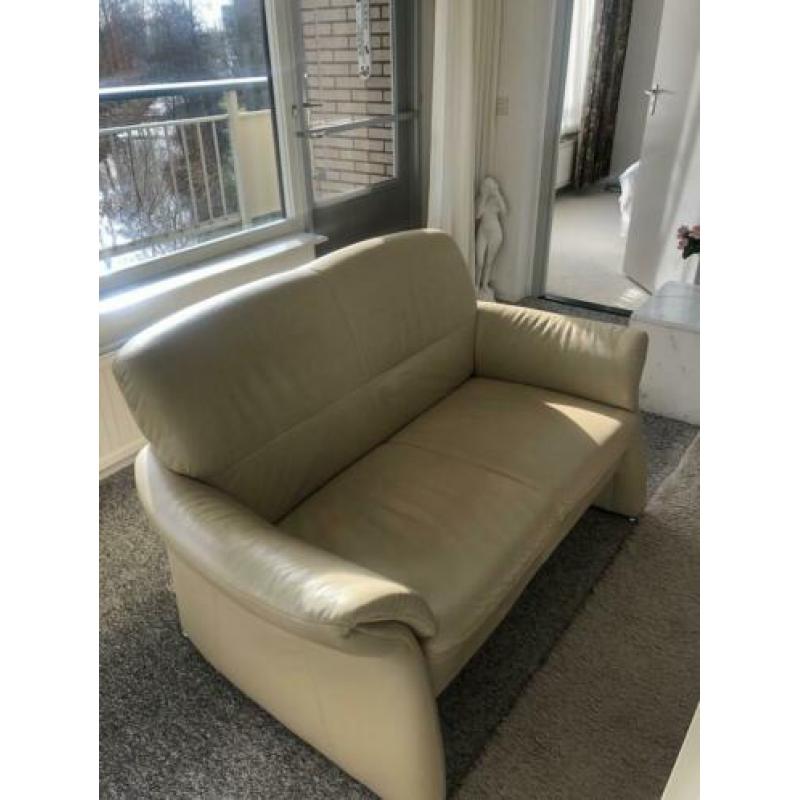 Creme kleurige echte leren banken te koop!