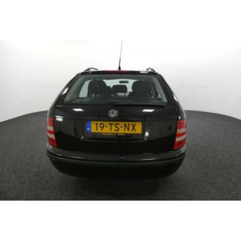 Skoda Fabia Combi 1.4 16V 80pk STUURBEKR. AIRCO CRUISE