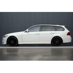 BMW 3-serie Touring 320i M-Pakket M-Sport 170Pk (NAVIGATIE,
