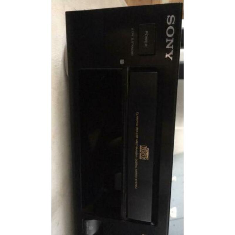 Sony compact disc player CDP-561