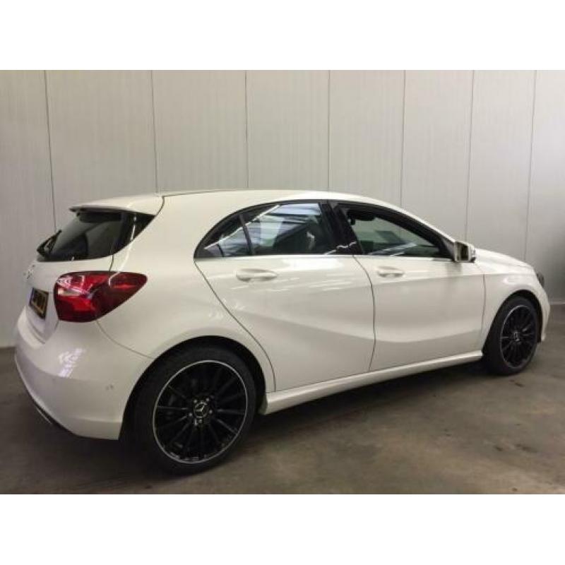 Mercedes-Benz A-Klasse 200 URBAN AMG 157PK LEDER-NAVI-LED-EC