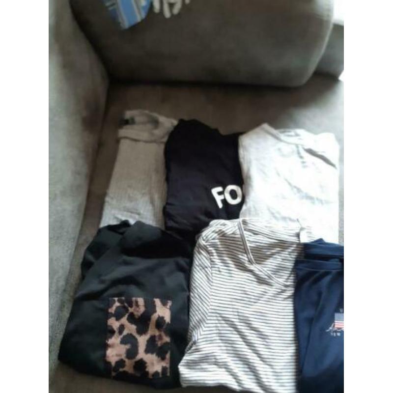 Pakket dameskleding maat xs / s T-shirts, topjes, rokken etc