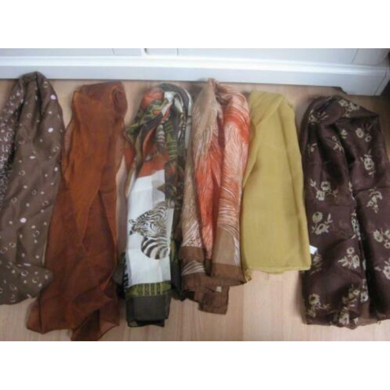 4 verschillende shawls in blauw tinten
