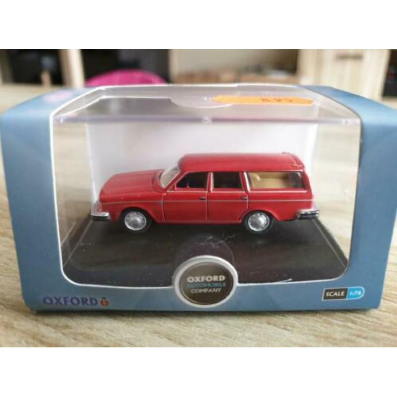 Volvo 245 Estate red 1:76 ( Oxford Automobile Company)