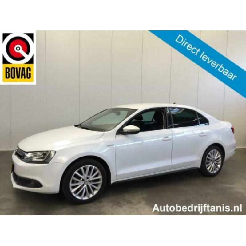 Volkswagen Jetta 1.4 TSI HYBRID HIGHLINE XENON-LEDER-NAVI-PD