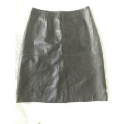 Fraaie vintage knielange leren rok maat 42