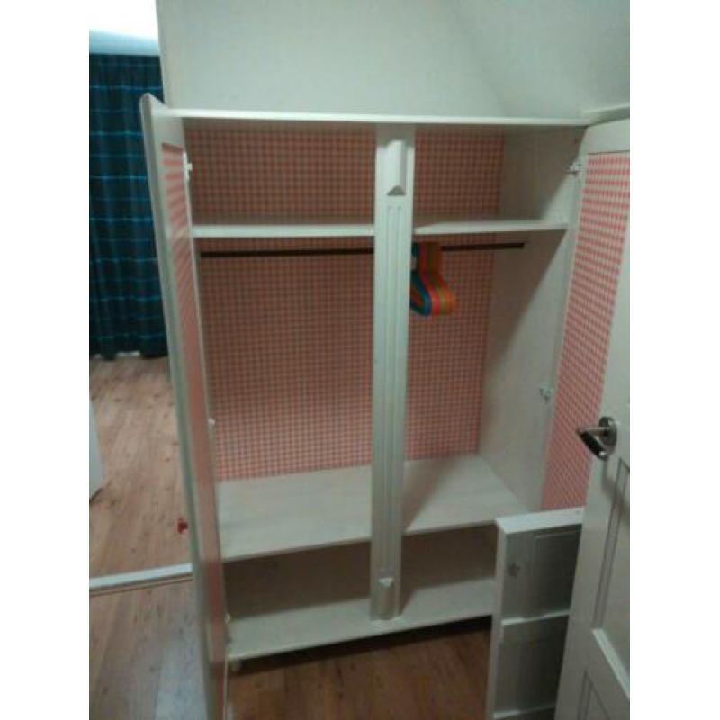 Brocante kast meiden roze