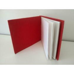Fotoalbums en lijstjes ook 2 kleine schattige vintage .