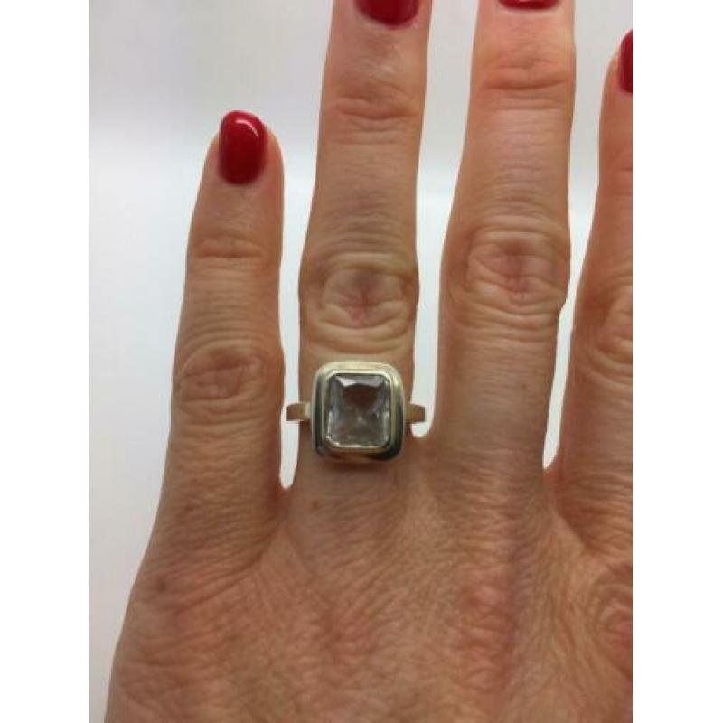 H139 Prachtige zilveren ring art deco maat 17