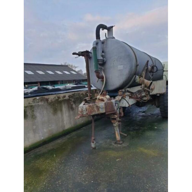 Mesttank