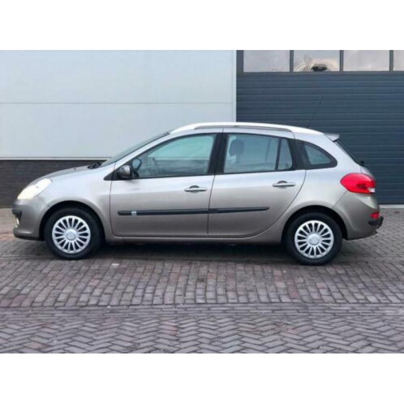 Renault Clio Estate 1.2 TCE Dynamique CruiseControl/Climate-