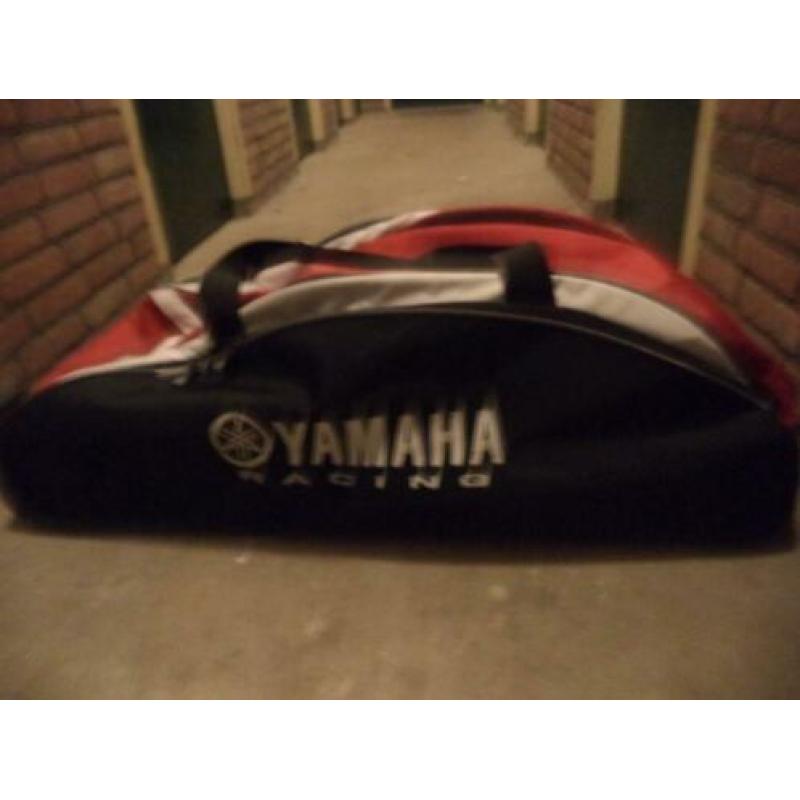 1 tas verrydbaar op wieltjes merk yamaha wieltjes zyn kapot