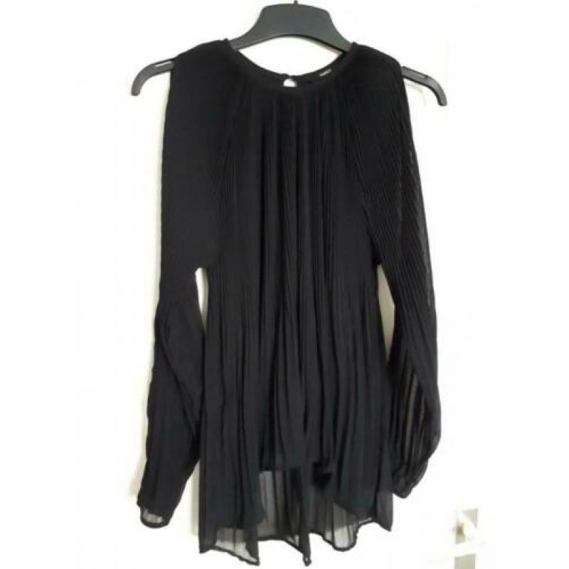 Blouse Only ( Plisse ) M