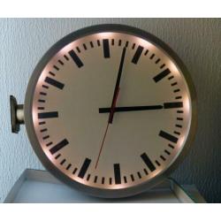 Stationsklok, 34 cm. Auto licht, rode (spoor)secondewijze