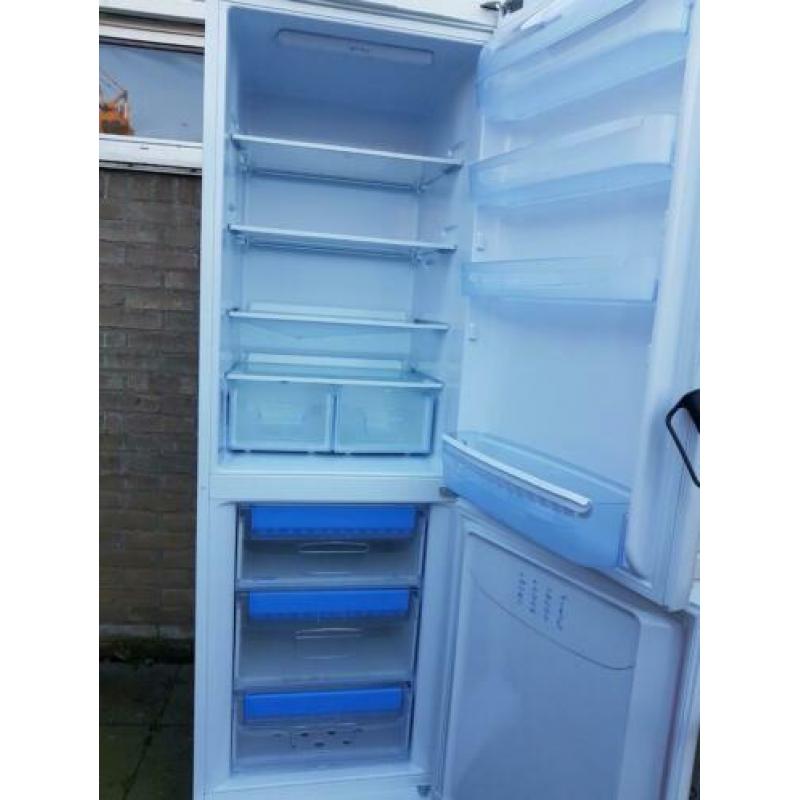 indesit koelvriescombinatie
