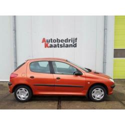 Peugeot 206 1.4 XR NIEUWE APK