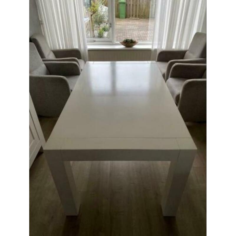 Prachtige witte massief witte eetkamertafel LxBxH 160x90x75