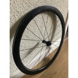 Giant SLR-0 42 Carbon Tube Disc met DT Swiss naven