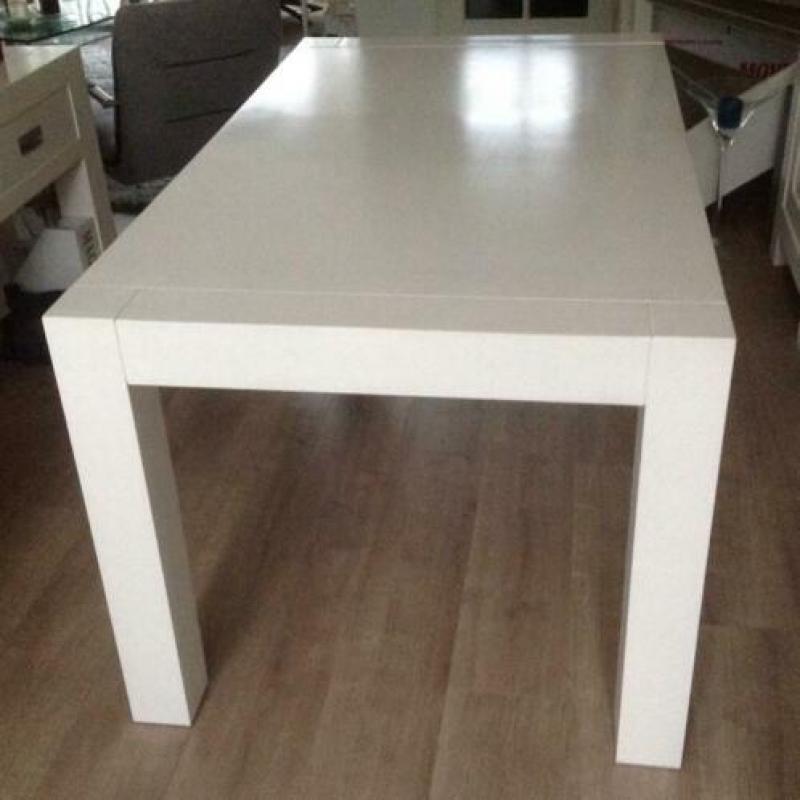 Prachtige witte massief witte eetkamertafel LxBxH 160x90x75