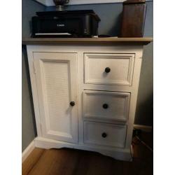 Kast grenen meg krijtverf 82 x 44 x 87 (complete inboedel)