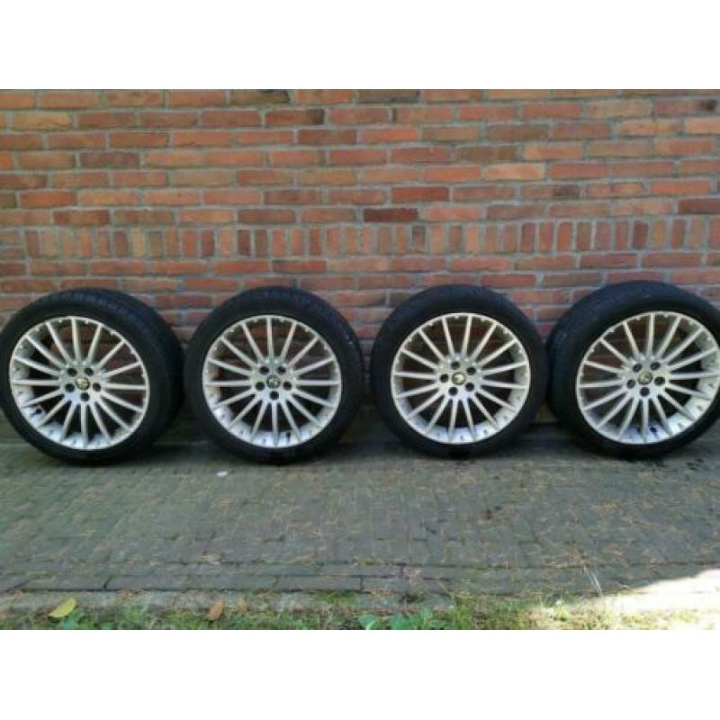 Orginele Alfa Romeo (147) 17 inch lichtmetalen velgen