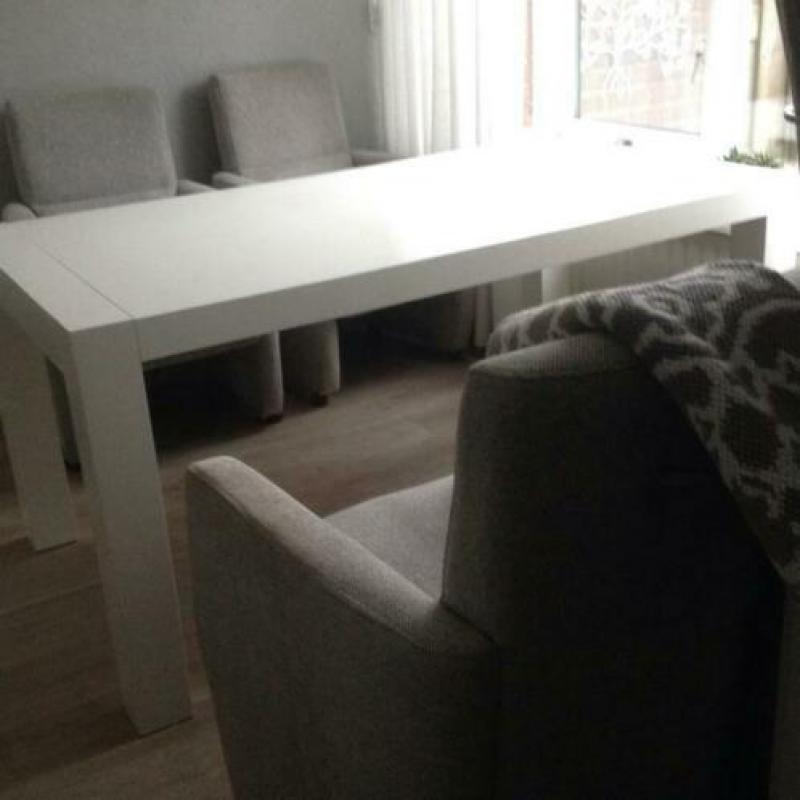 Prachtige witte massief witte eetkamertafel LxBxH 160x90x75