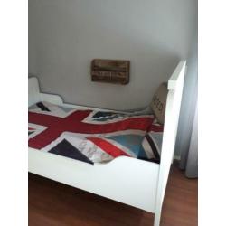 Bed/ledikant Goed en robuust bed! brocante look!