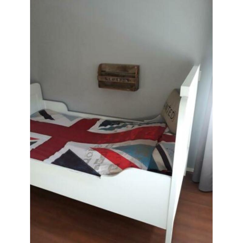 Bed/ledikant Goed en robuust bed! brocante look!