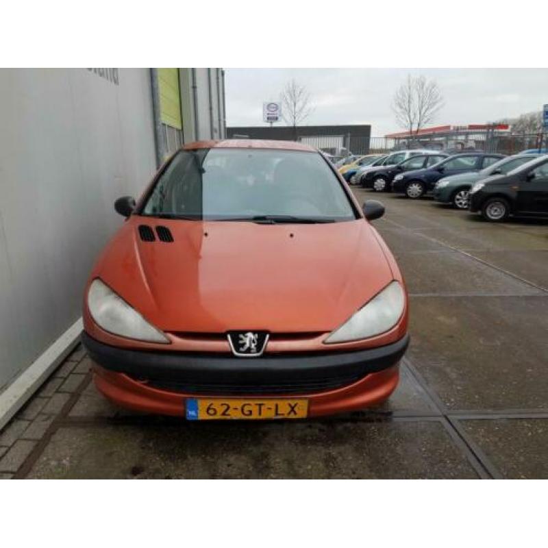 Peugeot 206 1.4 XR NIEUWE APK
