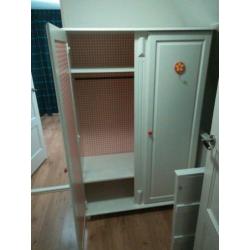 Brocante kast meiden roze