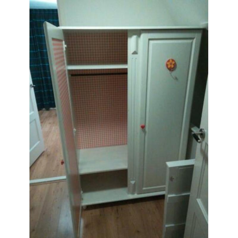 Brocante kast meiden roze