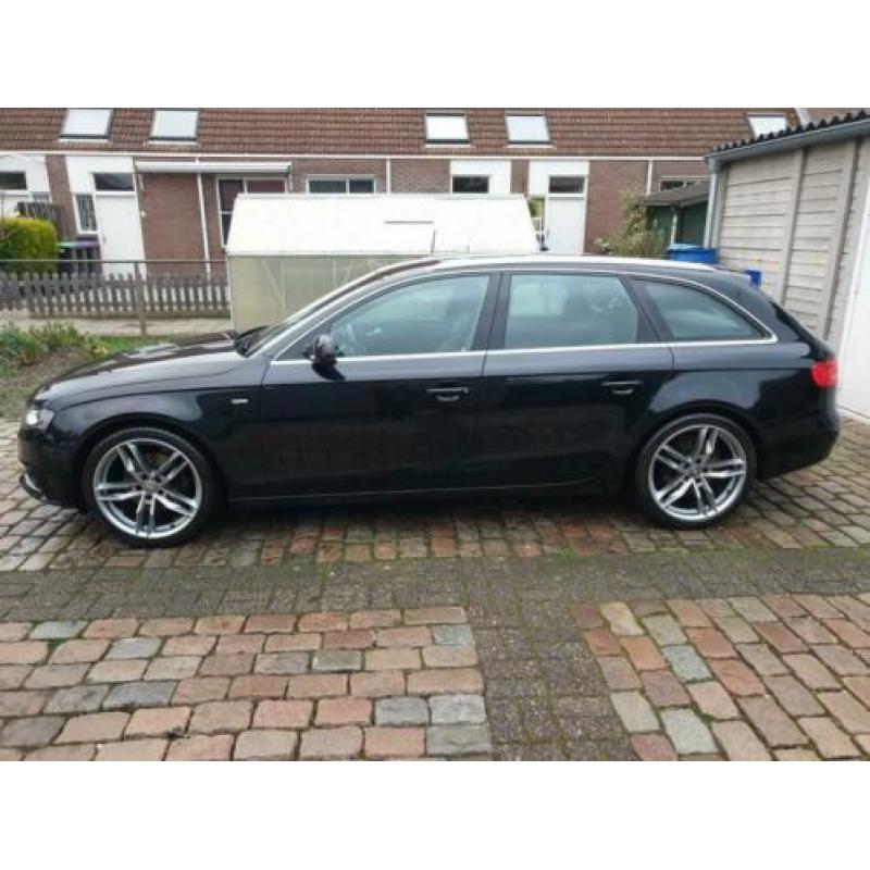 Audi A4 1.8 Tfsi 88KW Avant S-line 2011 Zwart nieuwstaat!