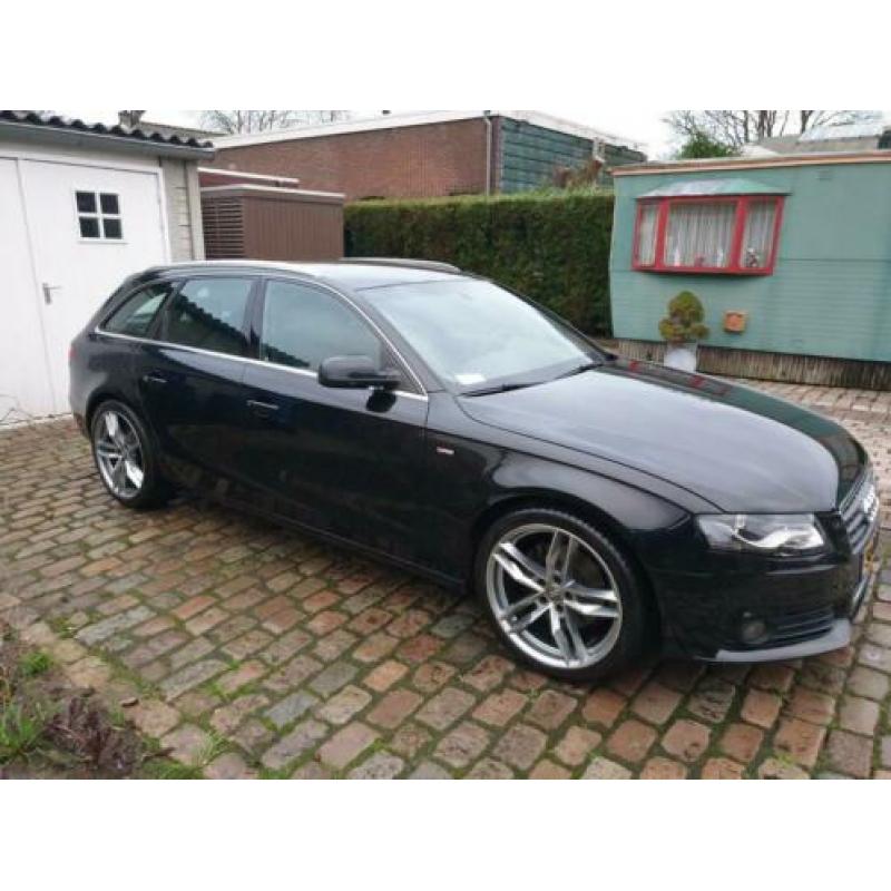 Audi A4 1.8 Tfsi 88KW Avant S-line 2011 Zwart nieuwstaat!
