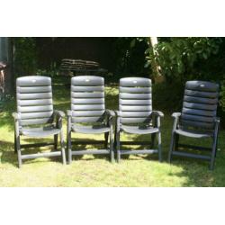Mooie hartman tuinset met 4 stoelen en 4 kussens met tafel