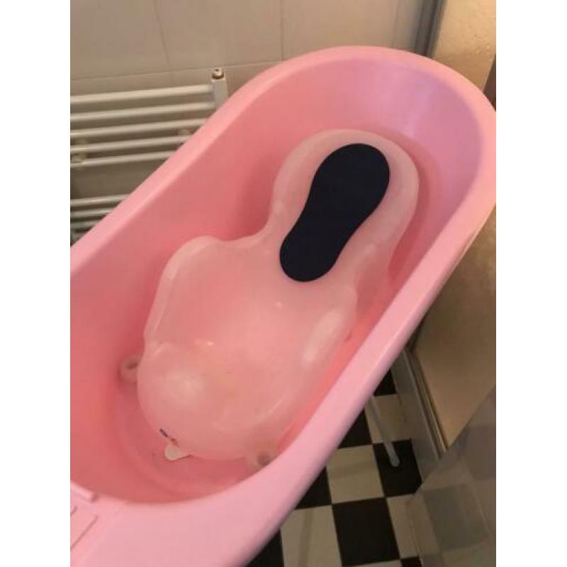 Roze baby badje op standaard incl verkleinen