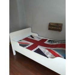 Bed/ledikant Goed en robuust bed! brocante look!